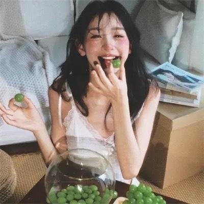 拳头在哭泣
